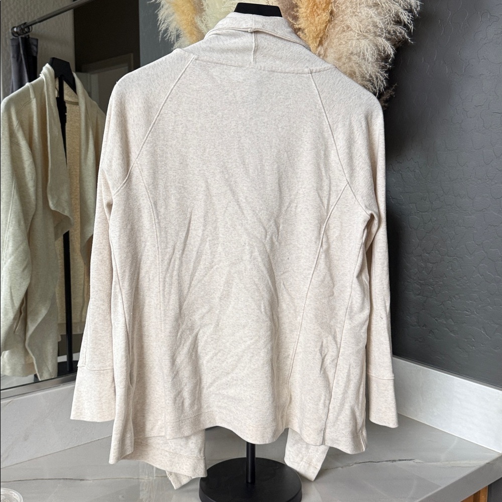 Banana Republic Cream Women's Cardigan - Picture 4 of 6
